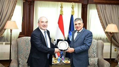 أسامة ربيع يلتقي نائب رئيس المكتب الأمريكي للملاحة ABS لبحث سبل التعاون