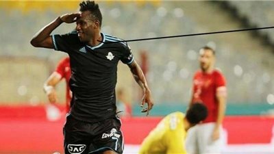 بيراميدز يكشف تفاصيل مفاوضات الأهلي لضم إيريك تراوري