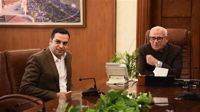 محافظ بورسعيد يعقد اجتماعا لمناقشة مقترح إنشاء كوبري علوي بمدخل السكة الحديد