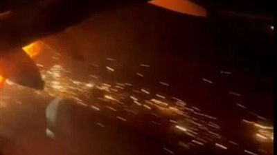 شاهد .. اشتعال النيران في طائرة هندية فور الإقلاع