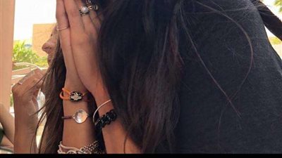 بعد 10 سنوات.. تارا عماد تحتفل بتخرجها من الجامعة