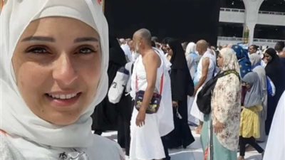 نورهان شعيب تنشر صورة لها أثناء تأديتها مناسك العمرة