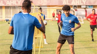 لأول مرة.. نجم الأهلي المصاب يظهر في التدريبات