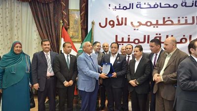 علاء عابد: السيسي أول رئيس عربي يفوض من شعبين.. فيديو