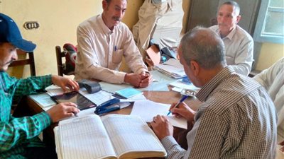 لجنة شؤون القرى الفرعية بسمسطا تواصل جهودها في متابعة الانضباط الإداري