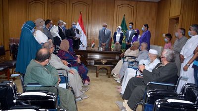 محافظ القليوبية يسلم 17 كرسي متحرك لذوي الهمم                                                                                           ضمن مبادرة حياة كريمه بقرية الأحراز