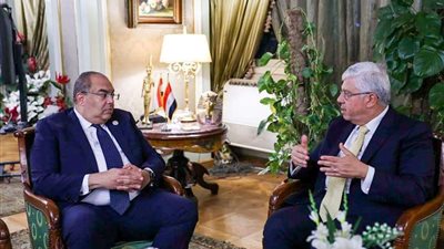 «عاشور» يلتقي برائد المناخ للرئاسة المصرية لمؤتمر الدول الأطراف في اتفاقية الأمم المتحدة الإطارية COP27