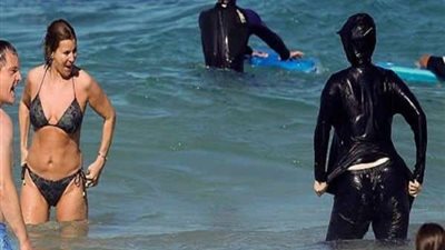 بعد واقعة المايوة..المصريين يطلقون حملة للتضامن مع البوركينى