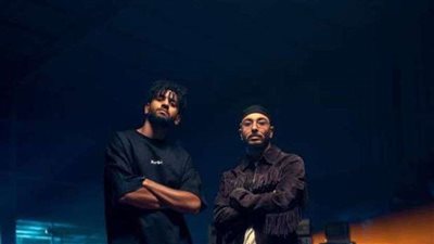 ريشا كوستا وسمارة ناو من أمام نقابة الموسيقيين بعد حصولهم على الكارنيه