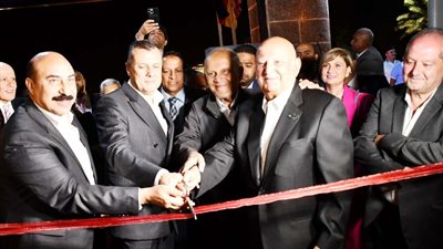 وزير السياحة ومحافظ أسوان يفتتحان فندقا سياحيا بكورنيش النيل