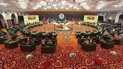 القضية الفلسطينية تفرض نفسها على أول يوم في القمة العربية بالجزائر