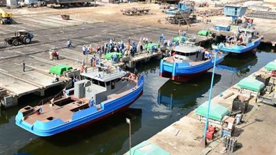 شركة التمساح لبناء السفن تدشن ثلاثة قاطرات جديدة