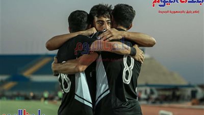 شوط مثير .. الأهلي يتقدم 2/1 على الداخلية في الدوري المصري