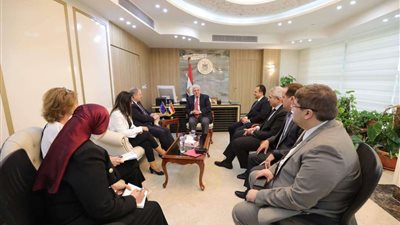 وزير التعليم العالي يبحث مع سفير الاتحاد الأوروبي بالقاهرة تعزيز التعاون المشترك