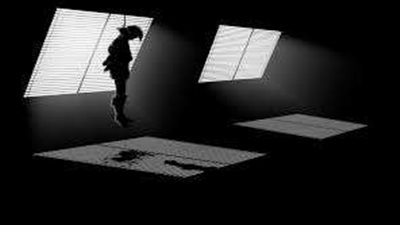 فتاة تقدم على الانتحار ورد فعل صادم من خطيبها.. أعرف الحكاية