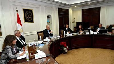 وزير الإسكان يستعرض المسودة النهائية لمشروع إعداد السياسة الحضرية الوطنية