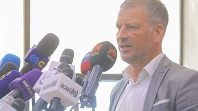 اتحاد الكرة يؤكد استمرار كلاتنبرج رئيسا للجنة الحكام المصرية