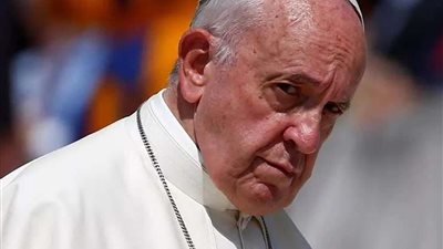 بابا الفاتيكان يدعو لتحويل الإنفاق العسكري إلى استثمارات لمحاربة الجوع ونقص الرعاية الصحية