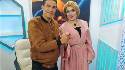 مذيعة تتقدم لخطبة صاحب واقعة محل الكشرى