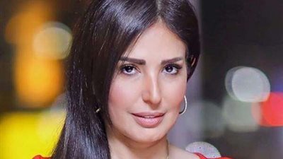 أمل رزق تكشف عن سبب إنفصال ابنتها عن محمد الشرنوبي