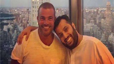 بعد إحيائه حفلًا ضخمًا.. عمرو دياب يلتقي بـ تركي آل الشيخ في مرواس بـ الرياض