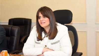 بالأسماء..  الهجرة تتابع موقف مصريين على متن قارب غرق قرب سواحل اليونان