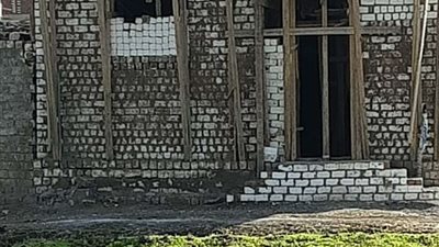 اتخاذ الإجراءات القانونية لأعمال بناء مخالفة رصدتها وحدة المتغيرات المكانية ببني سويف