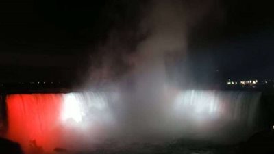 سفير مصر في كندا يكشف سر إضاءة شلالات نياجرا بالعلم المصري