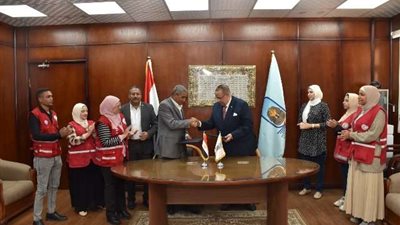 جامعة الأقصر وهيئة المجتمعات العمرانية يوقعان عقدًا لنقل أصول الـ100 فدان