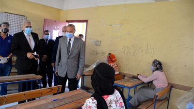 محافظ القليوبية يتفقد لجان امتحانات الدبلومات الفنية