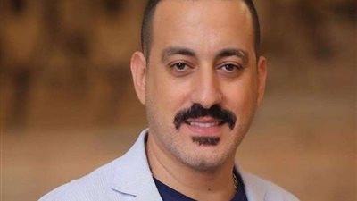 على أنغام الهضبة| دياب يتغزل في زوجته.. وأحمد زاهر يعلق