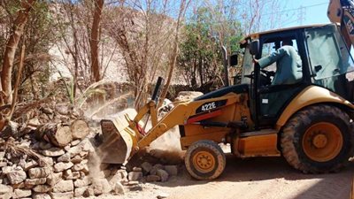 محافظ أسوان: إزالة سور مخالف بمنزل بأبو الريش قبلي بأسوان