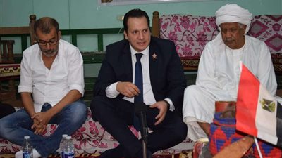 عقد جلسة نقاشية مع قيادات وممثلي قبيلتي العبابدة والبشارية في حلايب وشلاتين