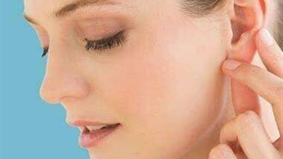 خبيرة طاقة: لو حزين «افرك ودنك» عشان تحس بالسعادة