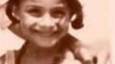 أصبحت إعلامية شهيرة.. فمن هذه الطفلة؟