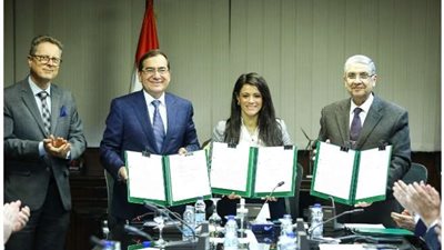 مصر وألمانيا توقعان إعلان التعاون في مجالي الهيدروجين الأخضر والغاز المسال