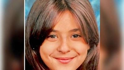 أصبحت فنانة شهيرة.. فمن هذه الطفلة؟