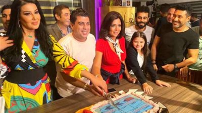 رانيا يوسف تستغل صاحب واقعة كشري التحرير لتصدر تريند جوجل (فيديو)