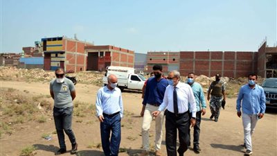 محافظ القليوبية يحيل مسئولي ومهندسي التنظيم بحي شرق شبرا للتحقيق