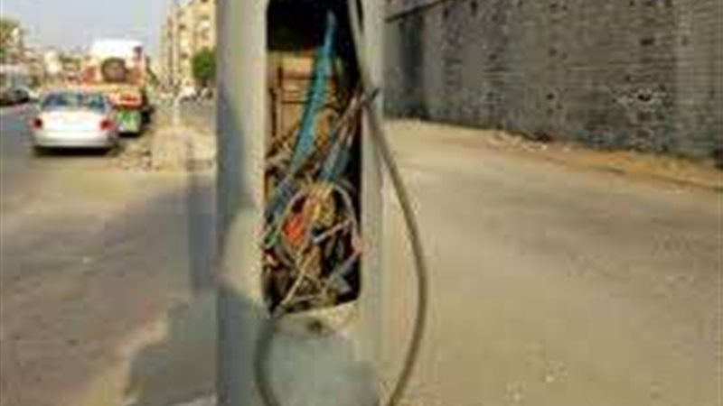 عمود إنارة