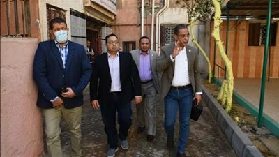 محافظ الفيوم يتابع سير عمل الهيئة القومية لمياه الشرب