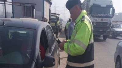 حملات مرورية مُكثفة على الطرق بالقاهرة والجيزة لرصد المخالفين