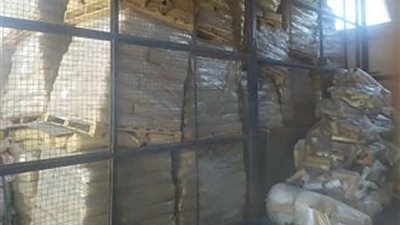 حبس مدير مخزن بالشروق لحيازته 12 طن مواد غذائية مجهولة المصدر