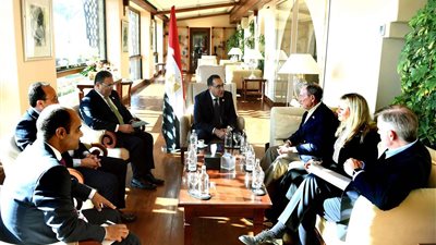 رئيس الوزراء يلتقى رجل الأعمال والسياسي الأمريكي البارز مايكل بلومبرج