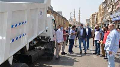 محافظ الدقهلية يكلف بتوزيع 5 سيارات قلاب ولودر على الوحدات المحلية