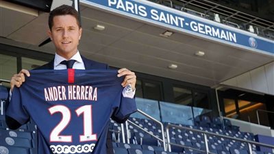 هيريرا: باريس يلعب ضد بقية العالم