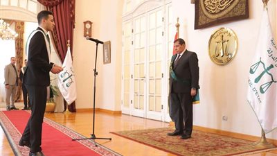 وصول رئيس مجلس الدولة لمقر حفل تخرج المندوبون المساعدون