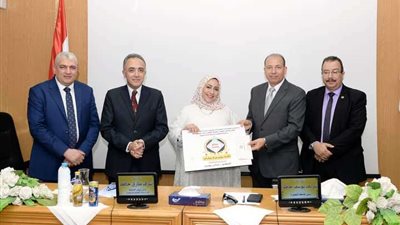 تكريم الفائزين بأفضل 8 بحوث علمية لحلول المشكلات البيئية بكلية علوم المنصورة