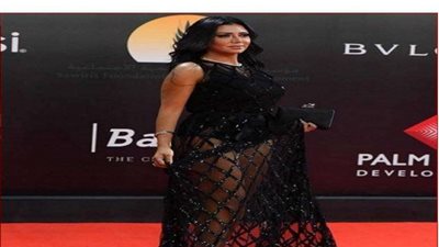 رانيا يوسف بالبدلة الرجالي ..أبرز  اطلالتها في مهرجان القاهرة