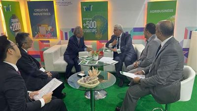 وزير التعليم العالى يجتمع بالمدير التنفيذى لمنتدى العلوم والسفير اليابانى بمصر